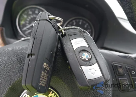 2008 BMW 328Xi из США, поврежденный, VIN WBAWC33578PD09221